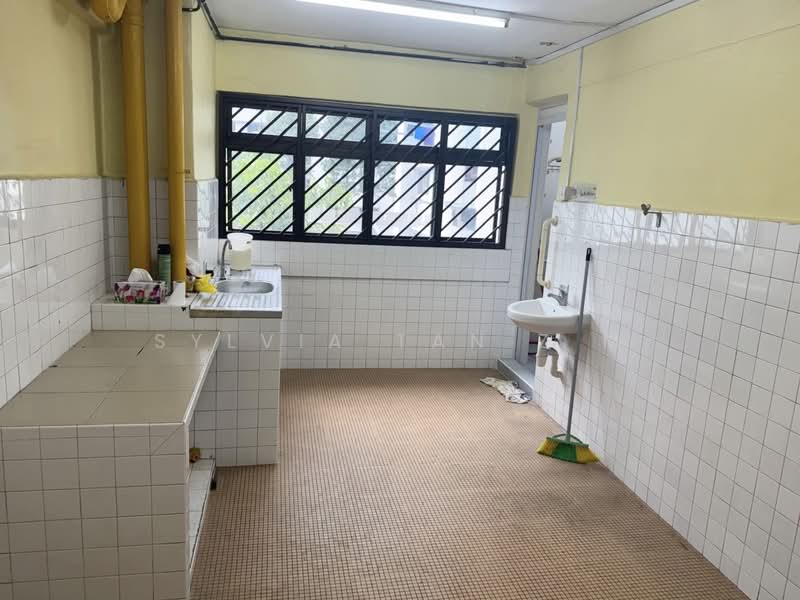 110 Hougang Avenue 1, 110 Hougang Avenue 1, 2 Bedrooms, 753 sqft, HDB Flat For Sale, by Sylvia Tan Z M, 500236106 - Kitchen - PropertyGuru.com.sg