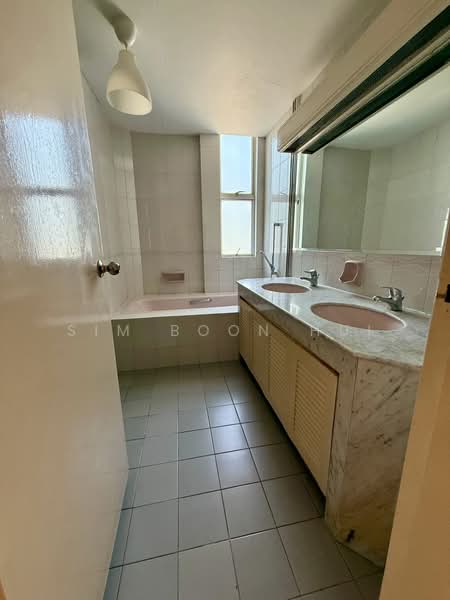 The Waterside, 9 Tanjong Rhu Road, 3 Bedrooms, 2,142 sqft, Condominium For Sale, by Sim Boon Hui, 500236121 - Bathroom - PropertyGuru.com.sg