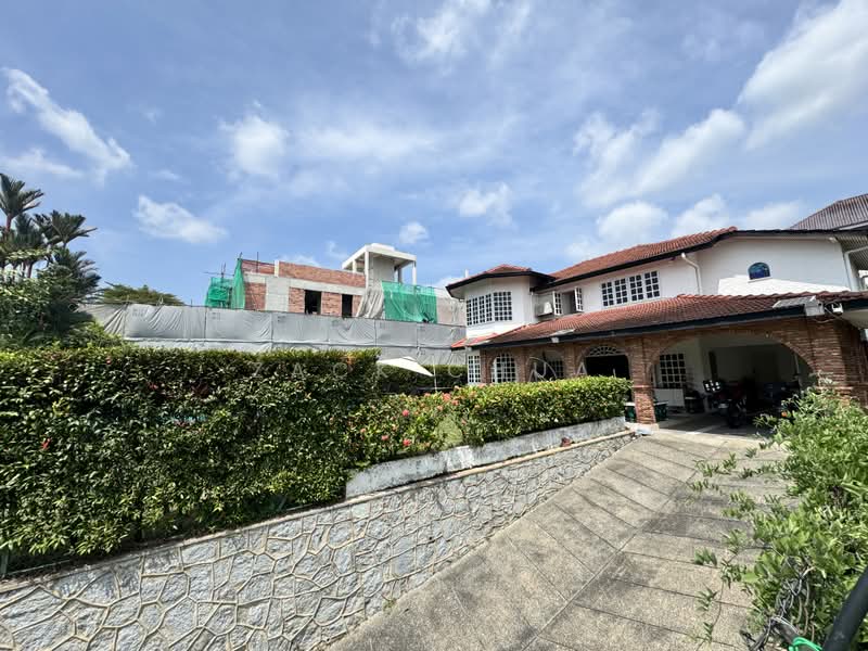 Rare 9,591 sqft Elevated Land in Hua Guan | 999-Year Detached, , 5 Bedrooms, 6,000 sqft, Detached House For Sale, by Zack Chua, 500236130 - Basement / Driveway - PropertyGuru.com.sg