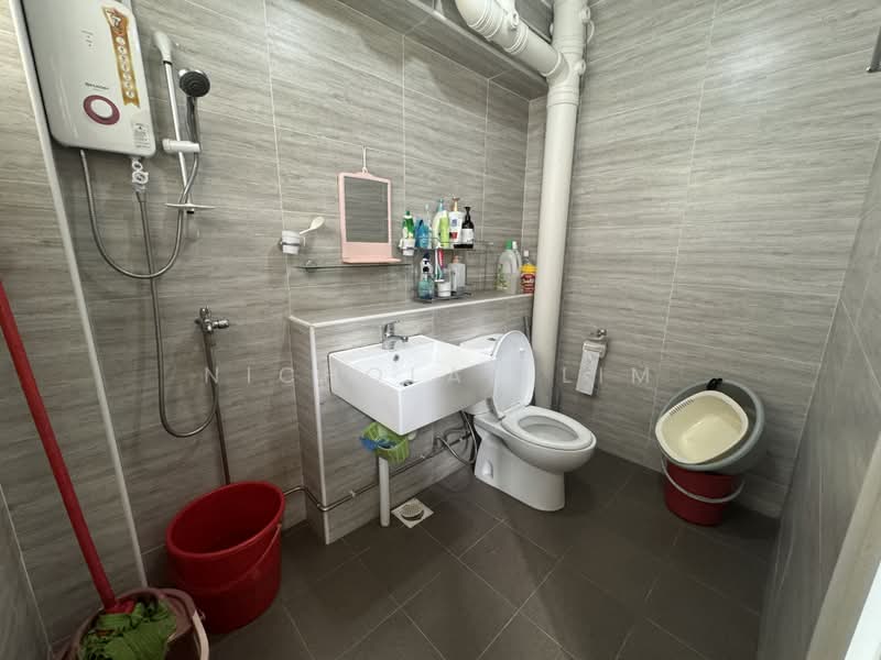 545 Choa Chu Kang Street 52, 545 Choa Chu Kang Street 52, Room Rental, 150 sqft, HDB Flat For Rent, by Nicholas Lim, 500236132 - Bathroom - PropertyGuru.com.sg