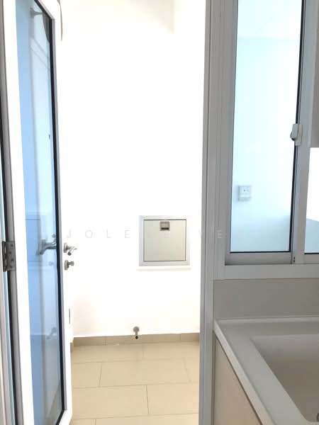 Waterview, 75 Tampines Avenue 1, 2 Bedrooms, 786 sqft, Condominium For Sale, by Jolene Yeo, 500236139 - Interior - PropertyGuru.com.sg