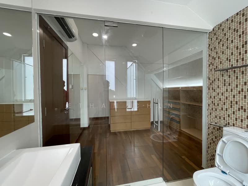 Dunsfold 18, 45D Dunsfold Drive, 5 Bedrooms, 4,454 sqft, Detached House For Sale, by Ethan Chin, 500236147 - Bathroom - PropertyGuru.com.sg