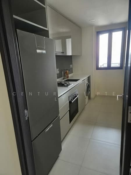 Lake Grande, 8 Jurong Lake Link, 2 Bedrooms, 861 sqft, Condominium For Rent, by Sylvia Lee, 500236156 - Kitchen - PropertyGuru.com.sg