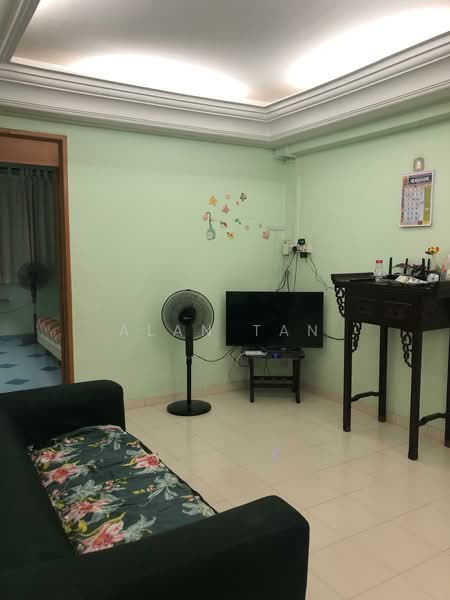 887A Tampines Street 81, 887A Tampines Street 81, 2 Bedrooms, 1,078 sqft, HDB Flat For Rent, by Alan Tan, 500236158 - Living Room - PropertyGuru.com.sg