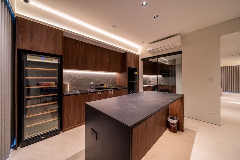 22 Jalan Elok, 22 Jalan Elok, Room Rental, 146 sqft, Terraced House For Rent, by Alan Koh, 500236161 - Kitchen - PropertyGuru.com.sg