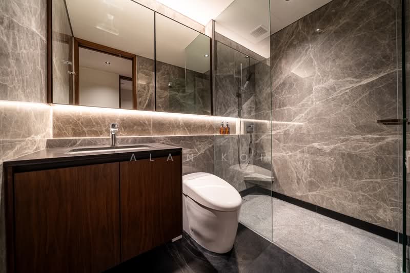 22 Jalan Elok, 22 Jalan Elok, Room Rental, 146 sqft, Terraced House For Rent, by Alan Koh, 500236161 - Bathroom - PropertyGuru.com.sg