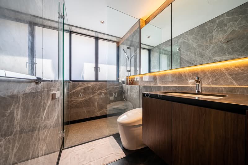 22 Jalan Elok, 22 Jalan Elok, Room Rental, 146 sqft, Terraced House For Rent, by Alan Koh, 500236161 - Bathroom - PropertyGuru.com.sg