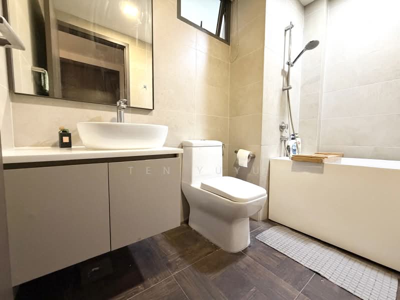 Vue 8 Residence, Pasir Ris Heights, 2 Bedrooms, 775 sqft, Condominium For Rent, by Ten Yuyu, 500236168 - Bathroom - PropertyGuru.com.sg