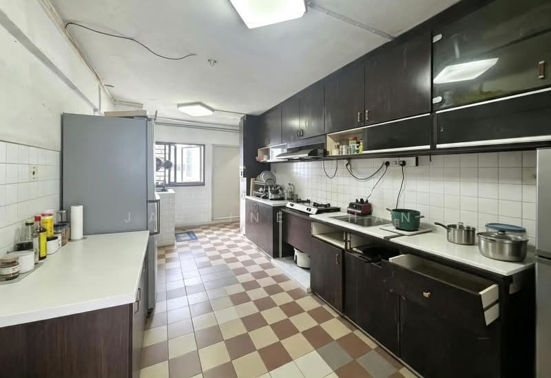321 Ang Mo Kio Avenue 1, 321 Ang Mo Kio Avenue 1, 3 Bedrooms, 786 sqft, HDB Flat For Sale, by Jasmine Chan, 500236171 - Kitchen - PropertyGuru.com.sg