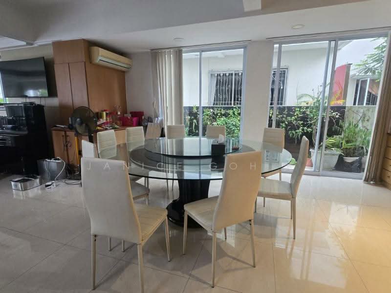D15 6000sf South Facing 3.5 storeys Bungalow Pool that you can swim in, , 9 Bedrooms, 7,000 sqft, Detached House For Sale, by Janice Goh 吴, 500236188 - Dining Room - PropertyGuru.com.sg