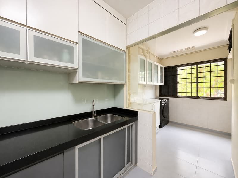 702 Woodlands Drive 40, 702 Woodlands Drive 40, 3 Bedrooms, 1,098 sqft, HDB Flat For Sale, by June Ling, 500236202 - Kitchen - PropertyGuru.com.sg
