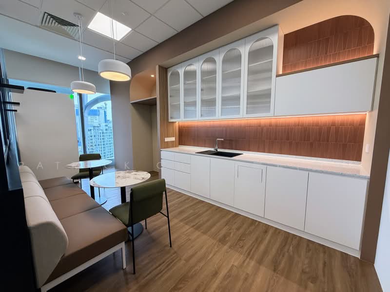 Keppel South Central, 10 Hoe Chiang Road, 2,100 sqft, Office For Rent, by Patrick Ong 王鹏若(安仔), 500236211 - Kitchen - CommercialGuru.com.sg