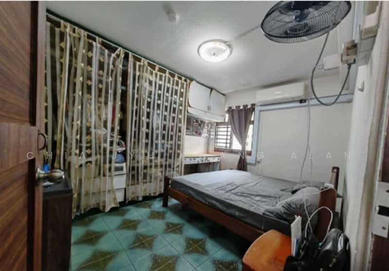 76 Lorong Limau, 76 Lorong Limau, 3 Bedrooms, 700 sqft, HDB Flat For Sale, by Chia Jyh Kwang Alan, 500236222 - Bedroom - PropertyGuru.com.sg