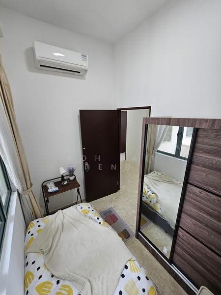 Tanglin Regency, 381 Tanglin Road, Tanglin / Holland / Bukit Timah, 1 Bedroom, 80 sqft, Condominium For Rent, by Koh Lai Heng, 500236224 - Bedroom - PropertyGuru.com.sg