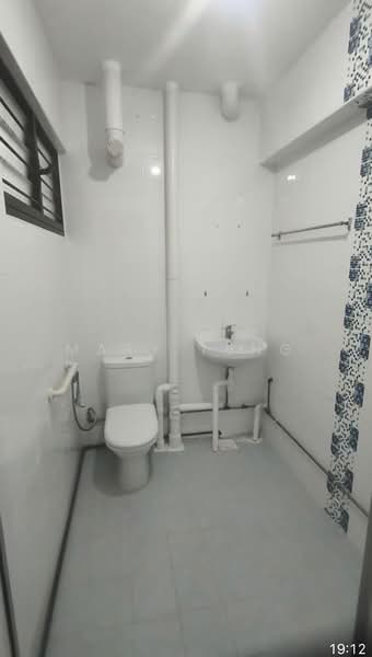 109 Bukit Purmei Road, 109 Bukit Purmei Road, 2 Bedrooms, 796 sqft, HDB Flat For Sale, by Mary Teng, 500236226 - Bathroom - PropertyGuru.com.sg