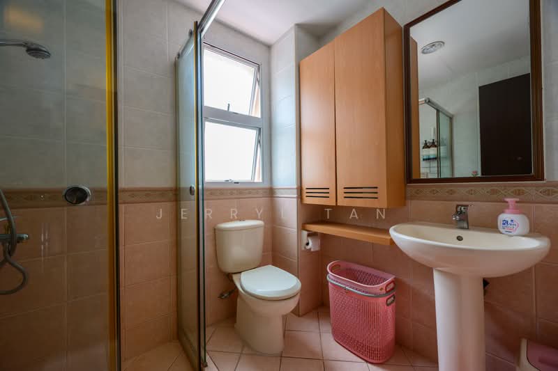 Villa Verde, Verde Grove, Dairy Farm / Bukit Panjang / Choa Chu Kang, 5 Bedrooms, 3,000 sqft, Terraced House For Sale, by Jerryl Tan, 500236230 - Bathroom - PropertyGuru.com.sg