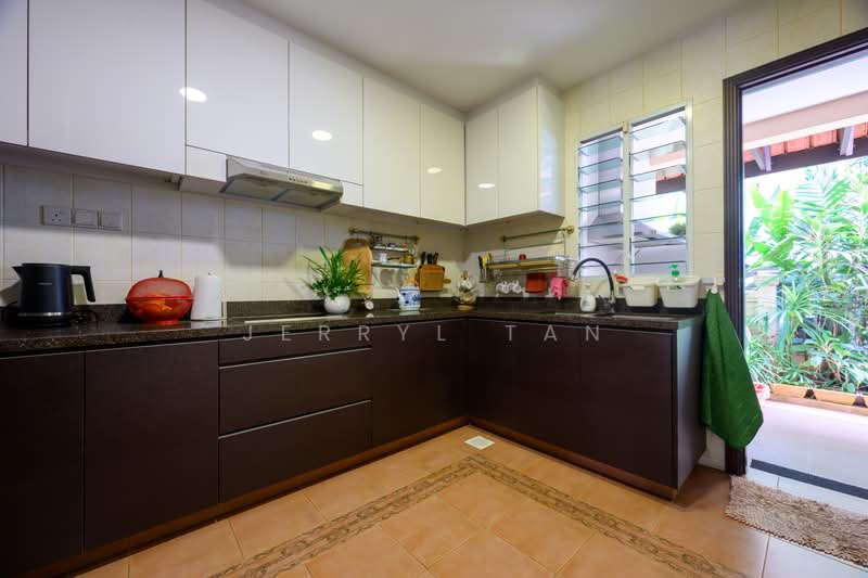 Villa Verde, Verde Grove, Dairy Farm / Bukit Panjang / Choa Chu Kang, 5 Bedrooms, 3,000 sqft, Terraced House For Sale, by Jerryl Tan, 500236230 - Kitchen - PropertyGuru.com.sg