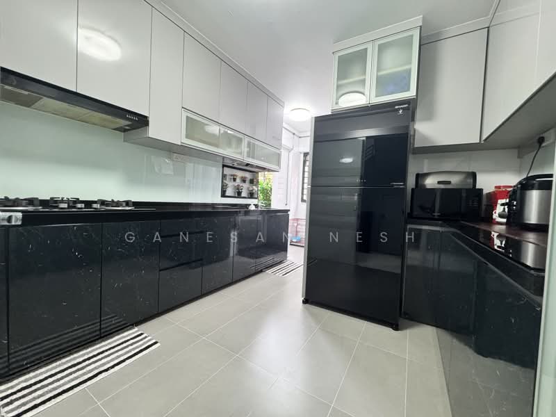 449 Hougang Avenue 10, 449 Hougang Avenue 10, 3 Bedrooms, 1,614 sqft, HDB Flat For Sale, by Ganesan Nesh, 500236234 - Kitchen - PropertyGuru.com.sg