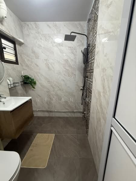 449 Hougang Avenue 10, 449 Hougang Avenue 10, 3 Bedrooms, 1,614 sqft, HDB Flat For Sale, by Ganesan Nesh, 500236234 - Bathroom - PropertyGuru.com.sg