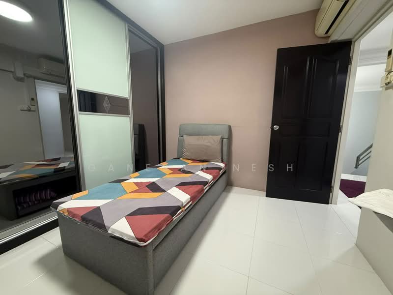 449 Hougang Avenue 10, 449 Hougang Avenue 10, 3 Bedrooms, 1,614 sqft, HDB Flat For Sale, by Ganesan Nesh, 500236234 - Bedroom - PropertyGuru.com.sg