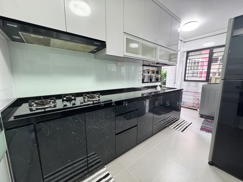 449 Hougang Avenue 10, 449 Hougang Avenue 10, 3 Bedrooms, 1,614 sqft, HDB Flat For Sale, by Ganesan Nesh, 500236234 - Kitchen - PropertyGuru.com.sg