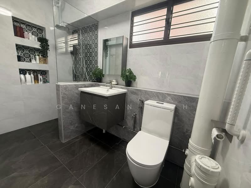 449 Hougang Avenue 10, 449 Hougang Avenue 10, 3 Bedrooms, 1,614 sqft, HDB Flat For Sale, by Ganesan Nesh, 500236234 - Bathroom - PropertyGuru.com.sg