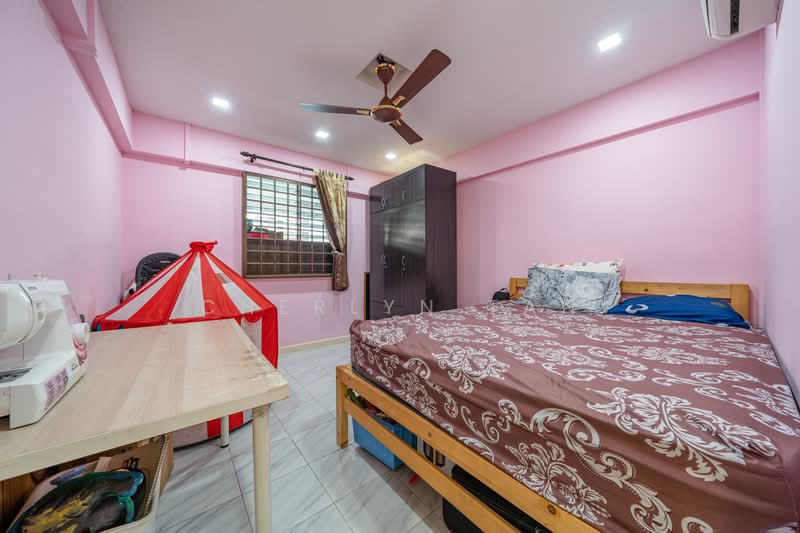 587 Cheng San Court, 587 Ang Mo Kio Avenue 3, 2 Bedrooms, 721 sqft, HDB Flat For Sale, by Cherlyn Tan, 500236241 - Bedroom - PropertyGuru.com.sg