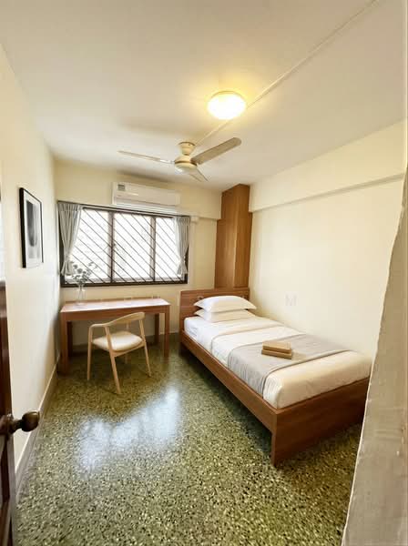 227 Lorong 8 Toa Payoh, 227 Lorong 8 Toa Payoh, Balestier / Toa Payoh, 3 Bedrooms, 883 sqft, HDB Flat For Sale, by Louis Lim, 500236246 - Bedroom - PropertyGuru.com.sg