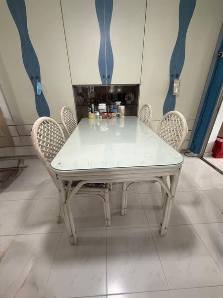 385 Tampines Street 32, 385 Tampines Street 32, 4 Bedrooms, 1,367 sqft, HDB Flat For Rent, by Joanne Peh, 500236266 - Dining Room - PropertyGuru.com.sg