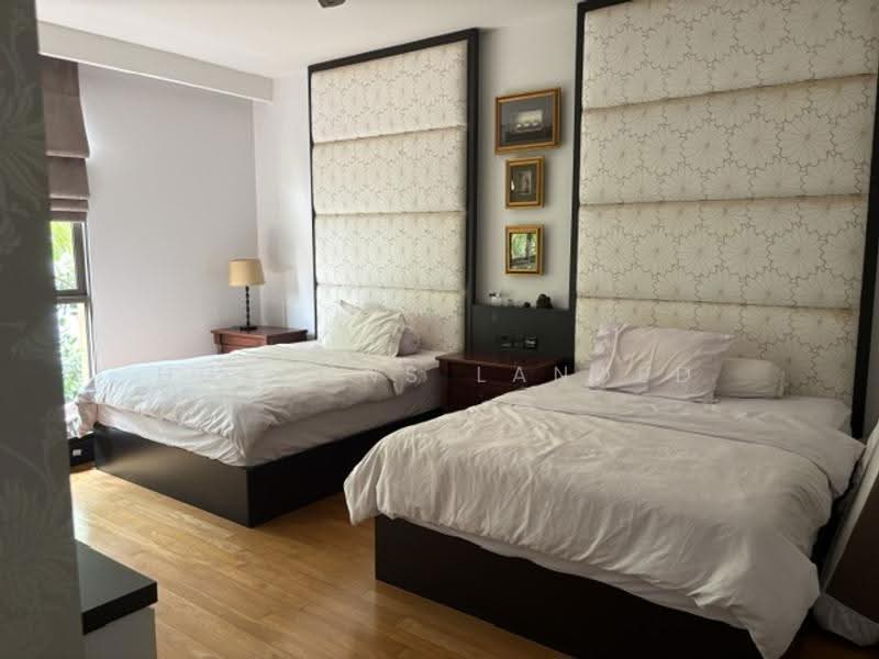 Paradise Island, Paradise Island, Harbourfront / Telok Blangah, 7 Bedrooms, 11,000 sqft, Bungalow House For Sale, by MARIDA JACOBS, 500236274 - Bedroom - PropertyGuru.com.sg