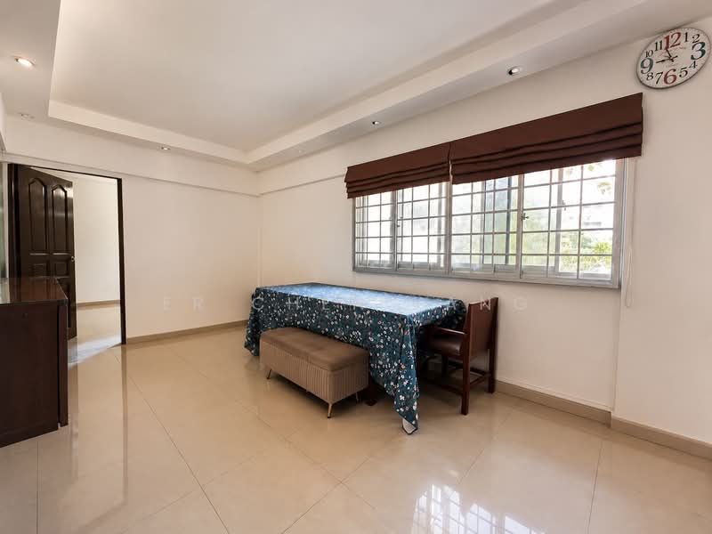 114 Tampines Street 11, 114 Tampines Street 11, 3 Bedrooms, 1,432 sqft, HDB Flat For Sale, by Er Chen Kang, 500236280 - Dining Room - PropertyGuru.com.sg