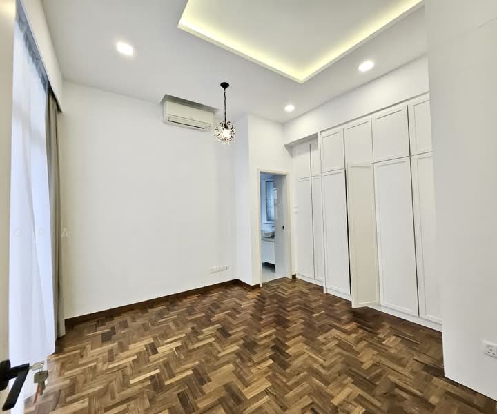 Regency Park, 3 Nathan Road, Tanglin / Holland / Bukit Timah, 4 Bedrooms, 3,650 sqft, Condominium For Rent, by JIMMY, 500236288 - 3rd Bedroom - PropertyGuru.com.sg