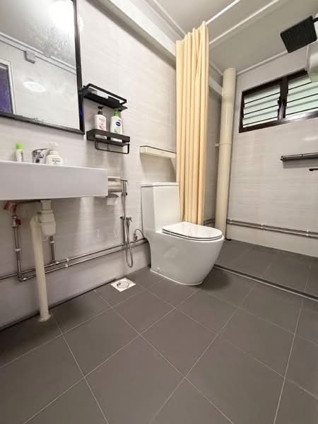 449 Pasir Ris Drive 6, 449 Pasir Ris Drive 6, 4 Bedrooms, 1,667 sqft, HDB Flat For Sale, by Ivy Tay, 500236290 - Common Bathroom  - PropertyGuru.com.sg