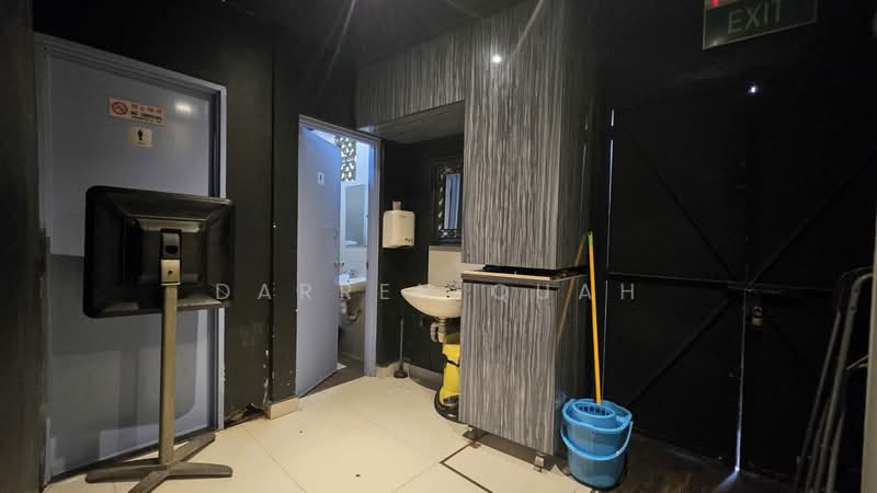 South Bridge Road, 198-198B South Bridge Road, 1,400 sqft, Shop / Shophouse For Rent, by Darren Quah, 500236294 - Bathroom - CommercialGuru.com.sg