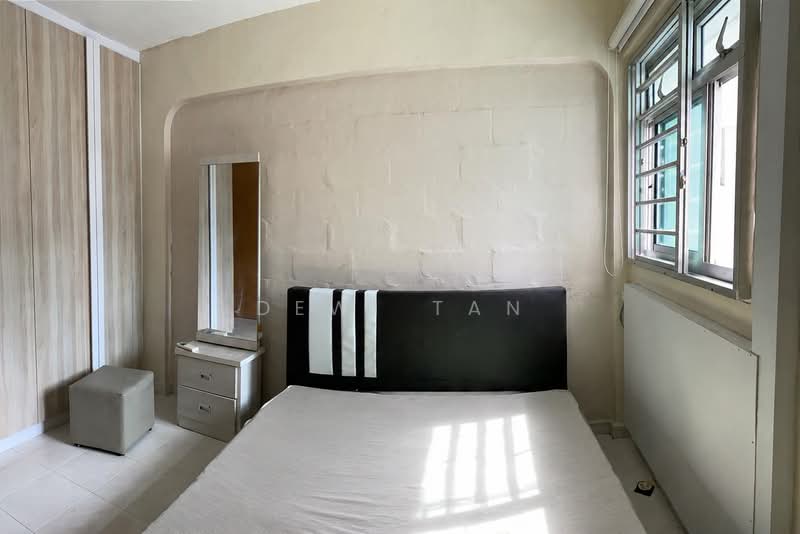 320 Clementi Avenue 4, 320 Clementi Avenue 4, Room Rental, 200 sqft, HDB Flat For Rent, by Dewi Tan, 500236303 - Bedroom - PropertyGuru.com.sg