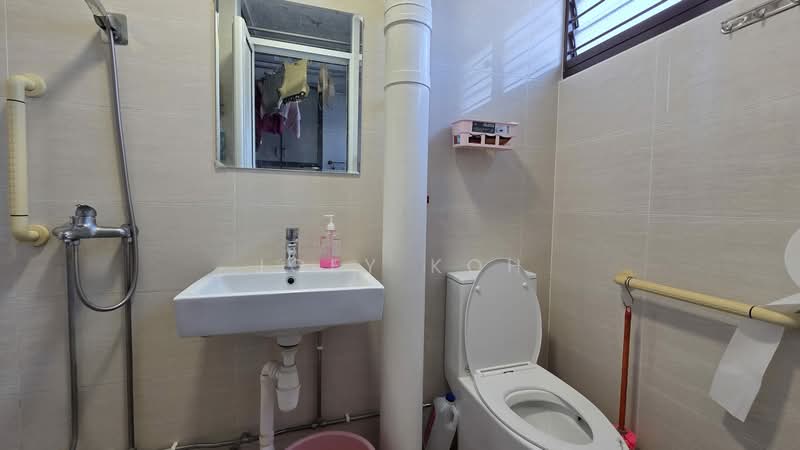 Jurong west st 91, , Room Rental, 180 sqft, HDB Flat For Rent, by Joey Koh, 500236312 - Bathroom - PropertyGuru.com.sg