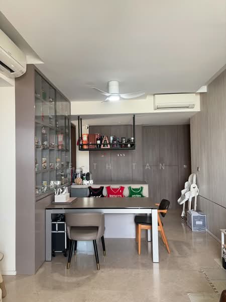 Avenue South Residence, 1 Silat Avenue, 3 Bedrooms, 1,109 sqft, Condominium For Sale, by Keith Tan, 500236333 - Dining Room - PropertyGuru.com.sg
