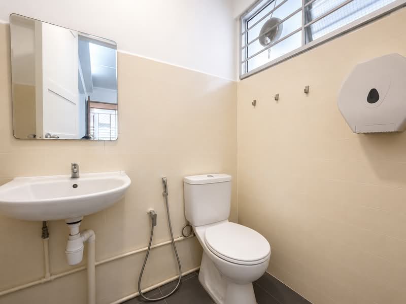 729 Yishun Street 71, , 689 sqft, Shop / Shophouse For Rent, by Gerald Ng, 500236339 - Bathroom - CommercialGuru.com.sg