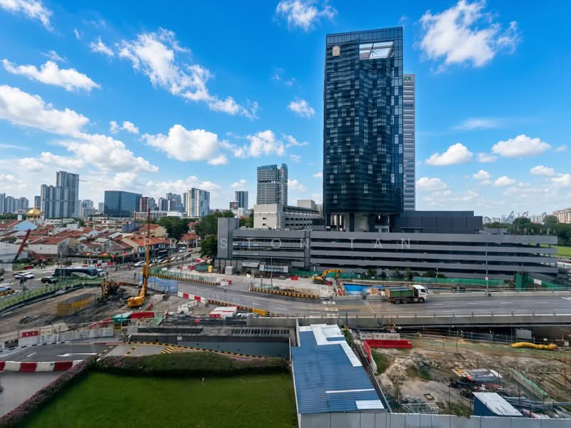 Gateway East, 152 Beach Road, 2,787 sqft, Office For Rent, by Preston Tan, 500236344 - Exterior - CommercialGuru.com.sg