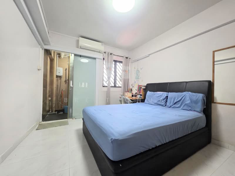 550 Ang Mo Kio Avenue 10, 550 Ang Mo Kio Avenue 10, 2 Bedrooms, 732 sqft, HDB Flat For Sale, by Brett Chua, 500236345 - Master Bedroom - PropertyGuru.com.sg