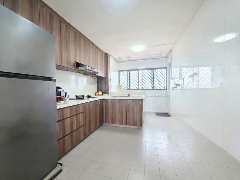 550 Ang Mo Kio Avenue 10, 550 Ang Mo Kio Avenue 10, 2 Bedrooms, 732 sqft, HDB Flat For Sale, by Brett Chua, 500236345 - Kitchen - PropertyGuru.com.sg