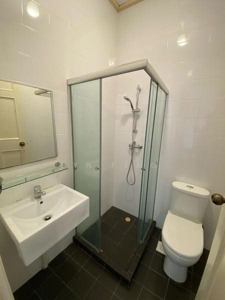 Boon Keng MRT, Balestier Road, 1km to Hong Wen School, 2 Story Conservation House for Rent, McNair Road, May Road, Towner Road, Balestier / Toa Payoh, 4 Bedrooms, 2,918 sqft, Conservation House For Rent, by Lyn Feng, 500236347 - Bathroom - PropertyGuru.com.sg