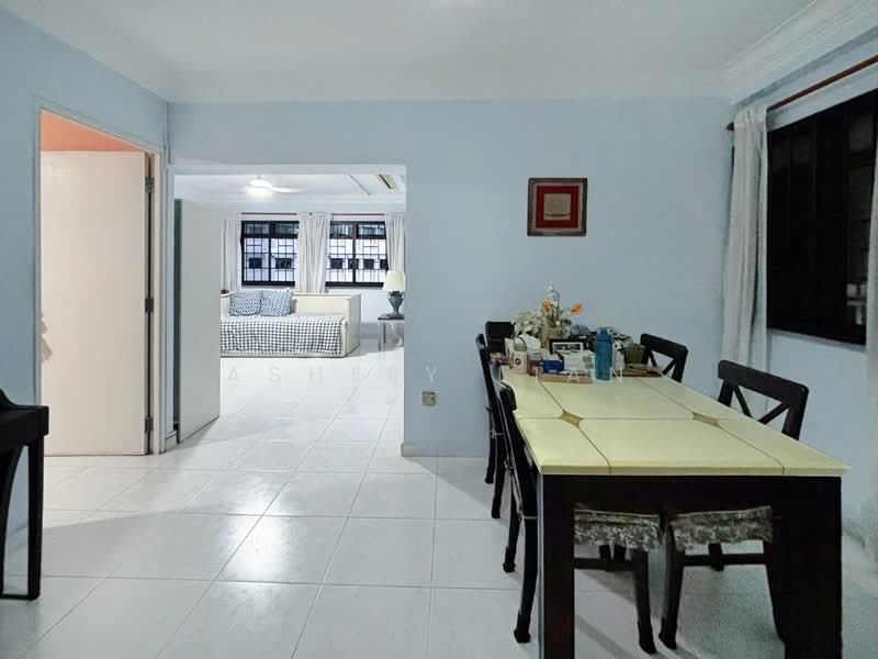 658B Jurong West Street 65, 658B Jurong West Street 65, 3 Bedrooms, 1,195 sqft, HDB Flat For Sale, by Ashely Lian, 500236352 - Living Room - PropertyGuru.com.sg