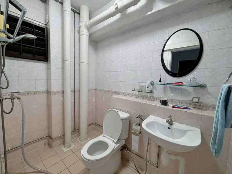 658B Jurong West Street 65, 658B Jurong West Street 65, 3 Bedrooms, 1,195 sqft, HDB Flat For Sale, by Ashely Lian, 500236352 - Bathroom - PropertyGuru.com.sg