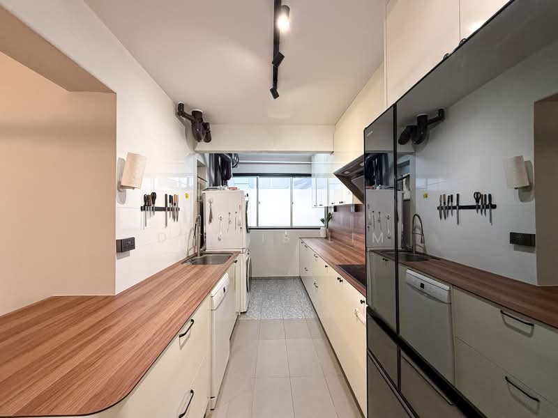 222B Bedok North Drive, 222B Bedok North Drive, 3 Bedrooms, 990 sqft, HDB Flat For Sale, by Dennis Lim, 500236353 - Kitchen - PropertyGuru.com.sg
