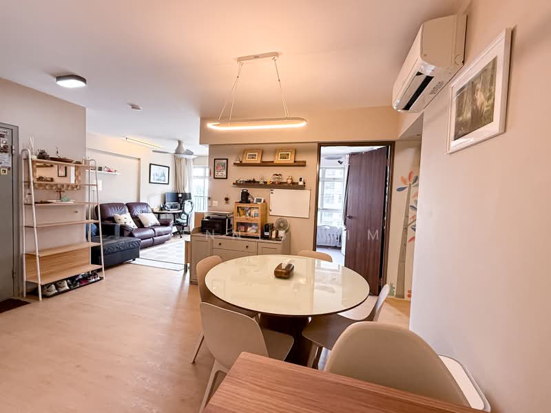 222B Bedok North Drive, 222B Bedok North Drive, 3 Bedrooms, 990 sqft, HDB Flat For Sale, by Dennis Lim, 500236353 - Living Room - PropertyGuru.com.sg