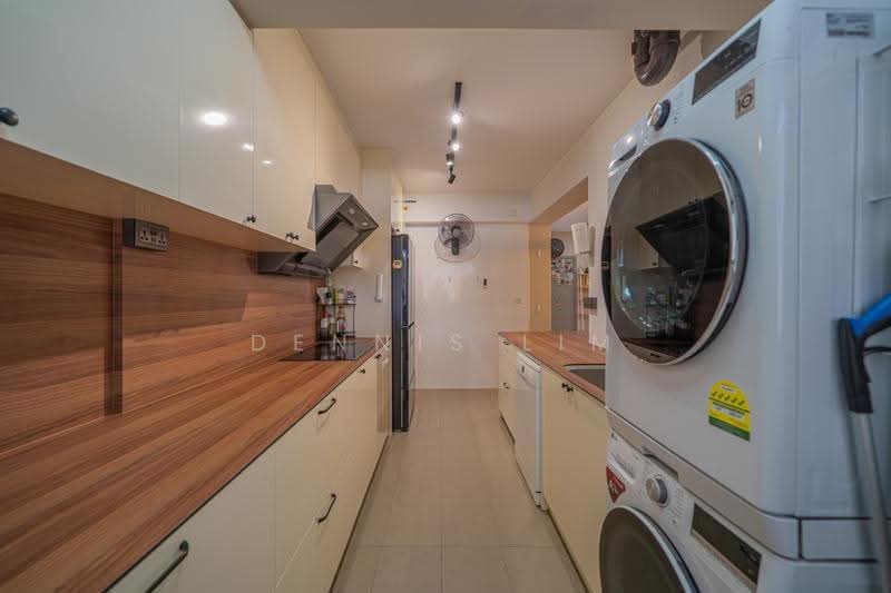 222B Bedok North Drive, 222B Bedok North Drive, Bedok / Upper East Coast, 3 Bedrooms, 990 sqft, HDB Flat For Sale, by Dennis Lim, 500236353 - Kitchen - PropertyGuru.com.sg