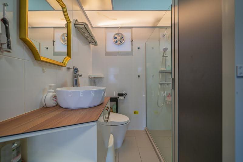 222B Bedok North Drive, 222B Bedok North Drive, Bedok / Upper East Coast, 3 Bedrooms, 990 sqft, HDB Flat For Sale, by Dennis Lim, 500236353 - Bathroom - PropertyGuru.com.sg