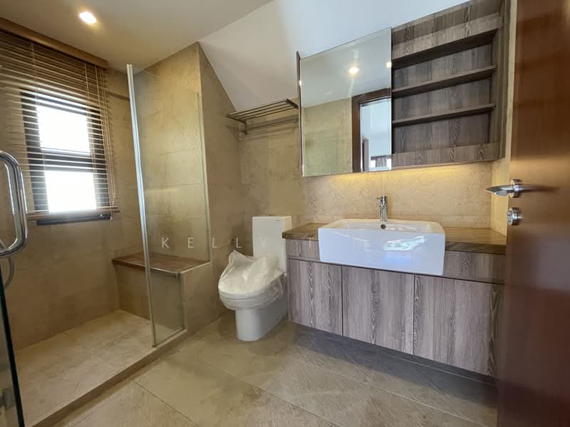 Eleven @ Holland, 11 Holland Link, 5 Bedrooms, 3,735 sqft, Cluster House For Sale, by Kelly Ting, 500236355 - Bathroom - PropertyGuru.com.sg