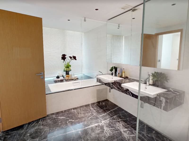 One Shenton, 1 Shenton Way, 4 Bedrooms, 6,674 sqft, Condominium For Sale, by Alton Boo, 500236356 - Bathroom - PropertyGuru.com.sg